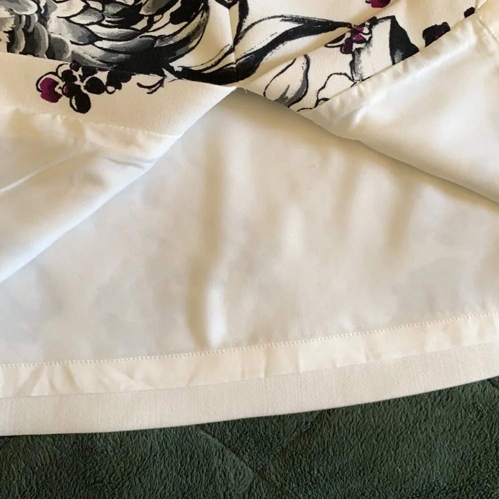 White House Black Market Striking Fully Lined Floral Pencil Skirt - Picture 6 of 6